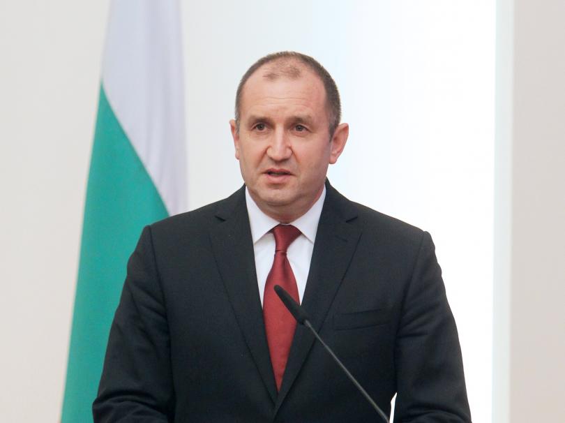 Президентът разпусна парламента, обяви новия служебен кабинет