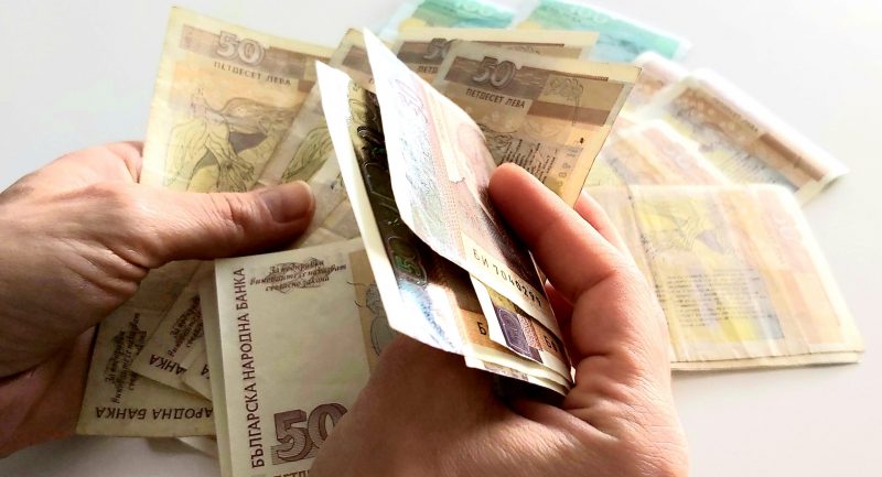 Над 3350 кърджалийци са ползвали данъчни облекчения, възстановените суми са близо 2 млн. лева Над 3350 кърджалийци са ползвали данъчни облекчения, възстановените суми са близо 2 млн. лева