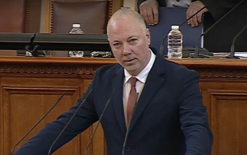 Избраха Росен Желязков за председател на парламента с гласовете на ГЕРБ-СДС и ПП-ДБ  