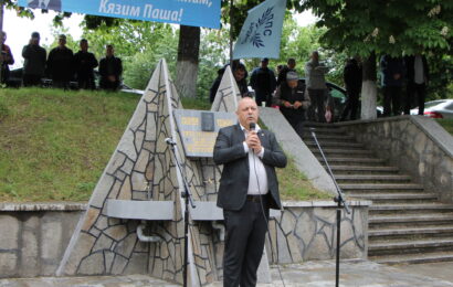 В Бял извор почетоха Кязим Паша В Бял извор почетоха Кязим Паша