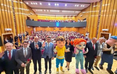 „Елиф и приятели“ зарадва децата и гостите на Момчилград