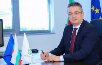 Кметът Неджми Али поздравява жителите на Община Джебел по случай Деня на Независимостта